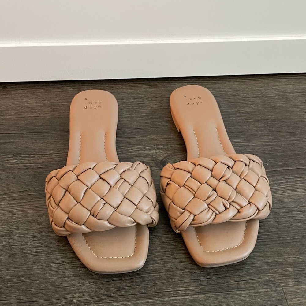 A New Day Woven Slide Sandals Women’s Size 6.5 Neutral Beige
